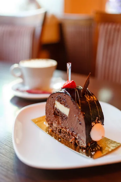 Kuchen mit Kaffee — Stockfoto