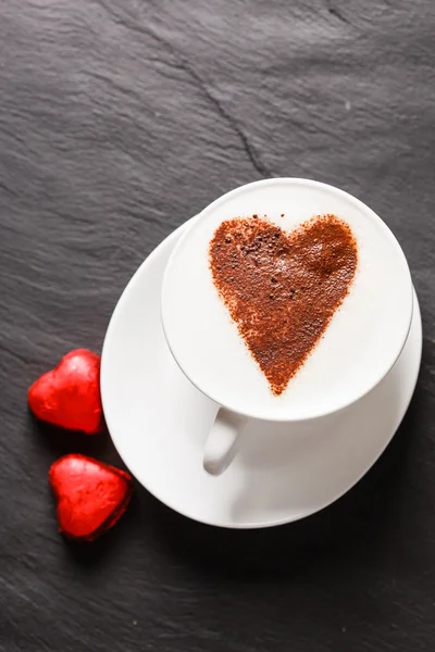 St. Valentine's dag cappuccino — Stockfoto