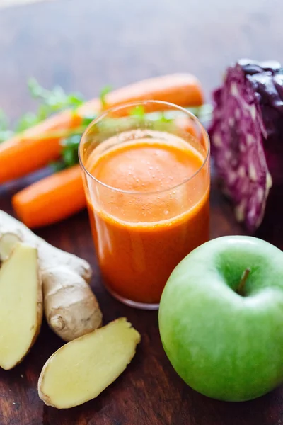 Healthy vegetable smoothie — Stock Photo, Image