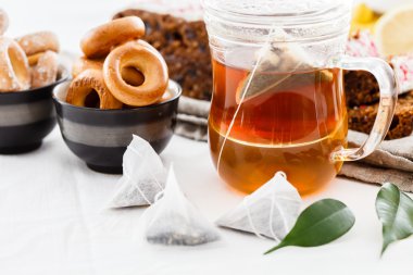 Çay, kek ve kurabiye