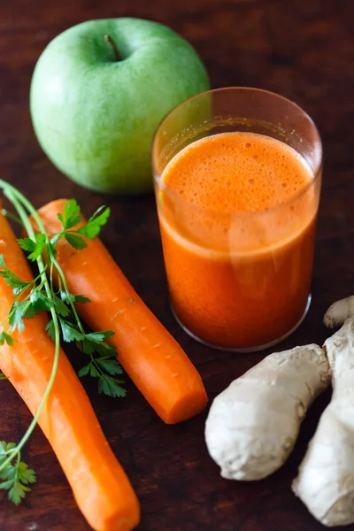 Friska grönsaker smoothie — Stockfoto