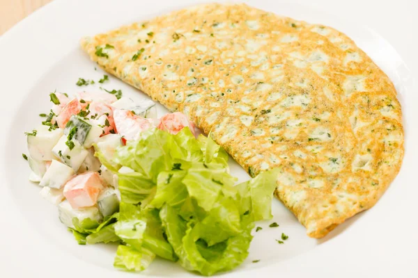 Omelet con primo piano spinaci — Foto Stock