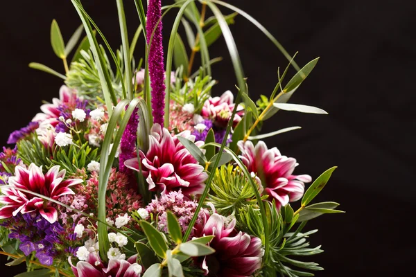 Strauß bunter Blumen — Stockfoto