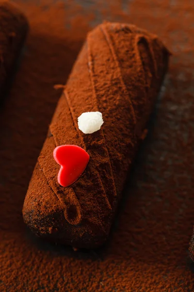 Chocolate pastry for Valentine's Day — Stock Photo, Image