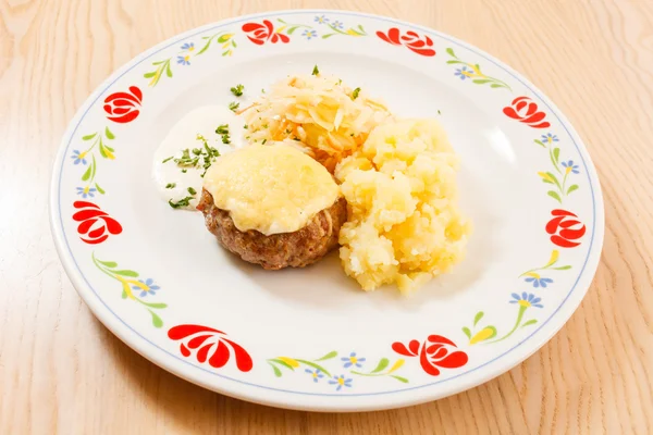 Cutlet with potatoes — Stock Photo, Image