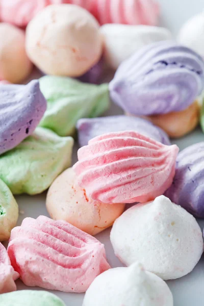 Pastel gekleurde meringue — Stockfoto