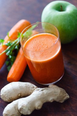 Sağlıklı sebze güler yüzlü