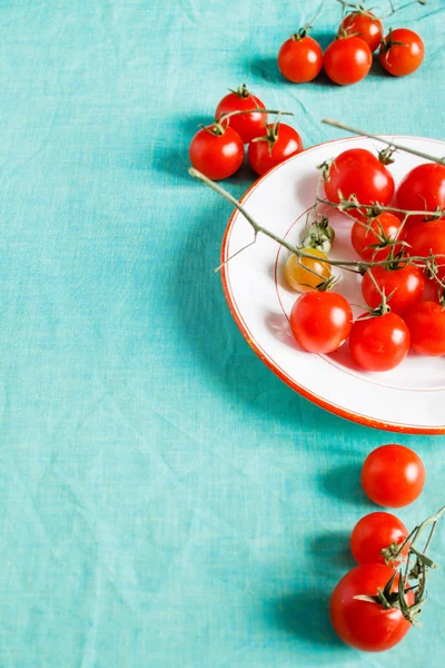 Fresh cheery tomatoes — Stock Photo, Image