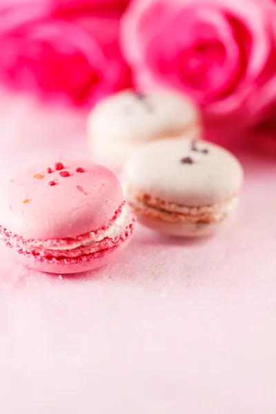 Dulces regalos en la mesa — Foto de Stock