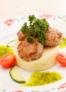 Et pirzola patates ile