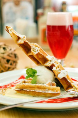 Belçika waffle plaka üzerinde