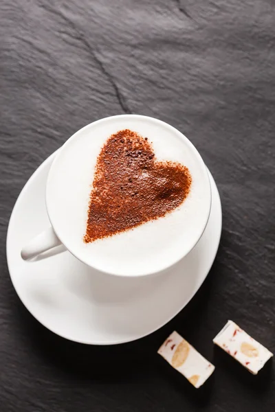 St. Valentine's dag cappuccino — Stockfoto