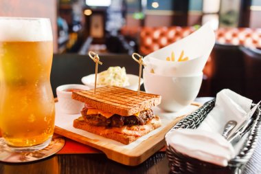 bira ile sandviç çubuk