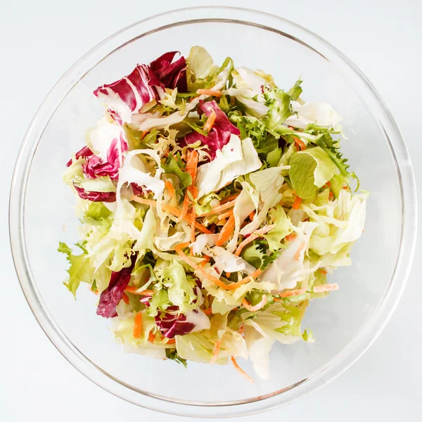 Zdravý salát s hlávkovým salátem — Stock fotografie