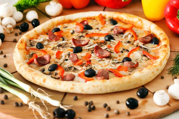 Pizza Suprema Affettata — Foto Stock