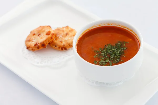 그릇에 토마토 수프 — 스톡 사진