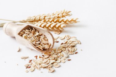 Mor beyaz üzerine müsli