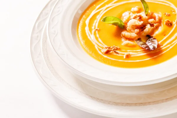 Гарбузовий суп з креветками — стокове фото