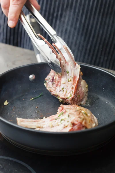 Frituren lamb chops — Stockfoto