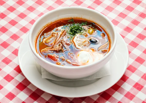 Solyanka con carne en tazón — Foto de Stock