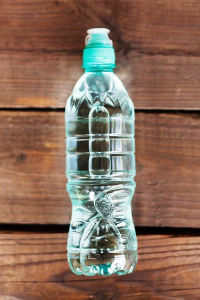 Fles van schoon water — Stockfoto