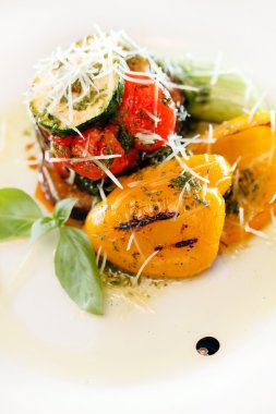 Peynirli ızgara sebze