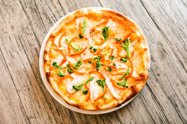 Pizza méditerranéenne aux légumes — Photo