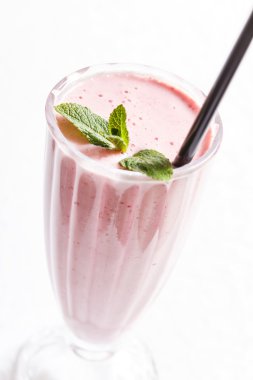 Berry çikolata ile kokteyl