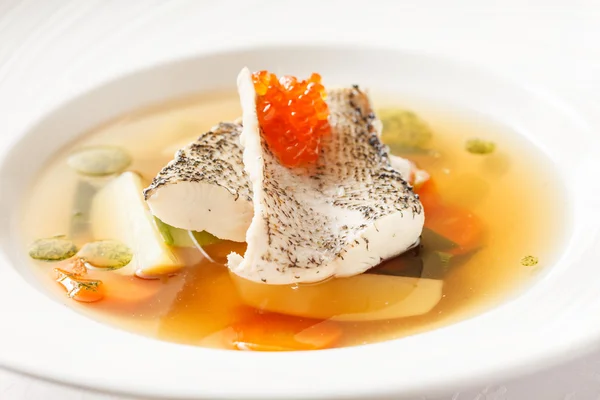 Fisksoppa med grönsaker — Stockfoto