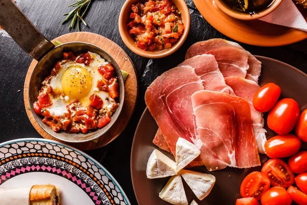 Cena española en la mesa — Foto de Stock