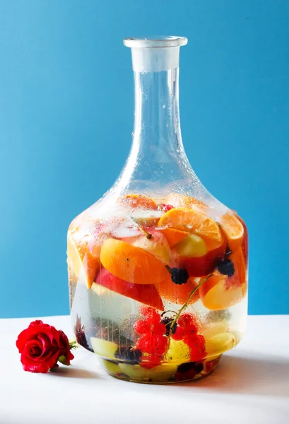 Sangria-Drink im Glas — Stockfoto