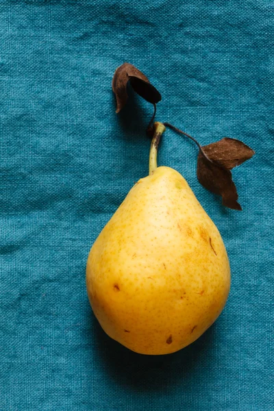 Poire jaune fraîche — Photo