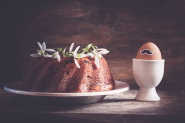 Paskalya kek ve yumurta