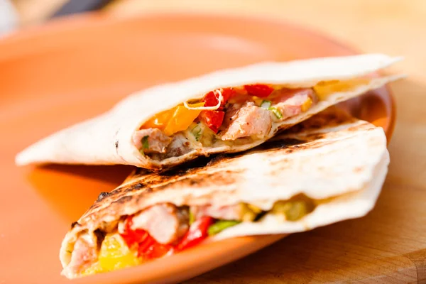 Kip taco's op tafel — Stockfoto