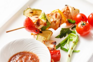 Sebzeli saptırılmış tavuk