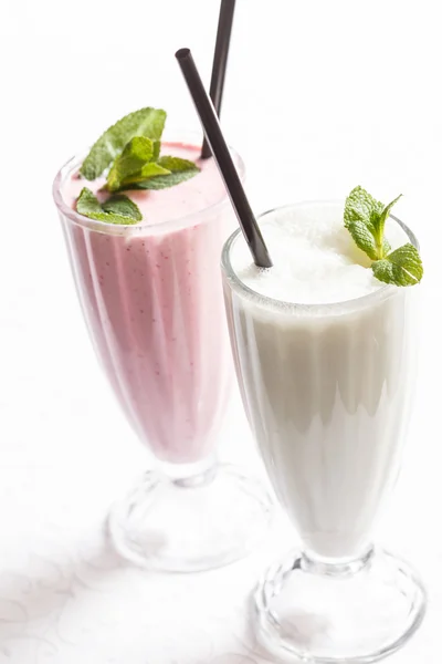 Melk cocktails in glazen — Stockfoto