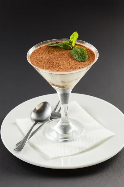 Tiramisu dessert in glas — Stockfoto