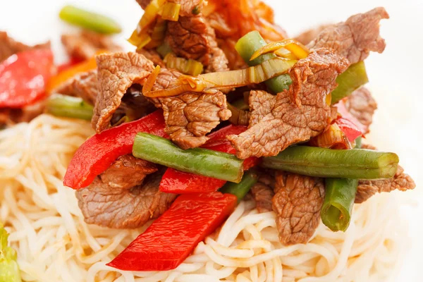 Noodles with Fried Beef — Stock Photo, Image