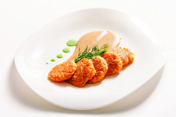 Fritters with vegetables on plate — Stock Photo, Image