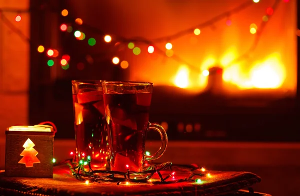 Té y vela de Navidad —  Fotos de Stock