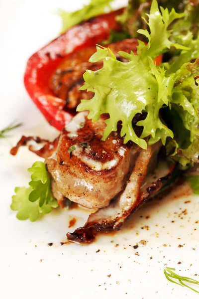 Meat with vegetables on plate — Stock Photo, Image