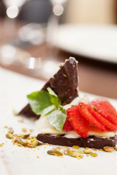 Dessert met chocolade en aardbei — Stockfoto