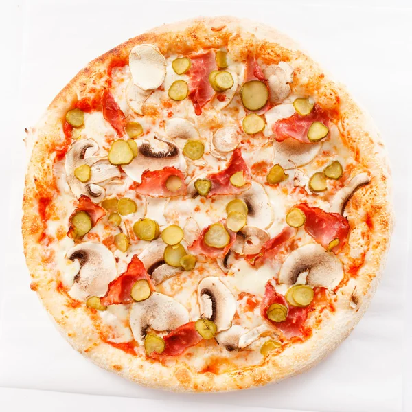 Pizza mit Pilzen und Gemüse — Stockfoto