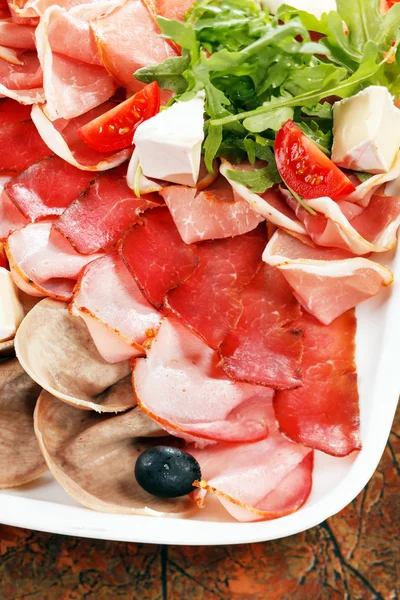 Antipasto da carne ed erbe — Foto Stock