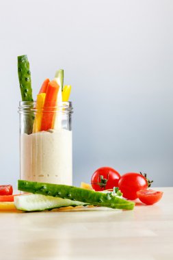 Sebzeli kavanoz humus