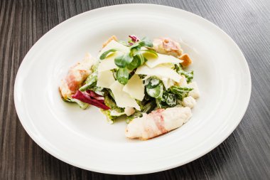 pastırma ile Sezar salatası