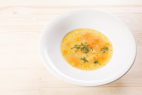 Куриный суп в миске — стоковое фото