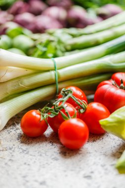 Taze vişneli domates.