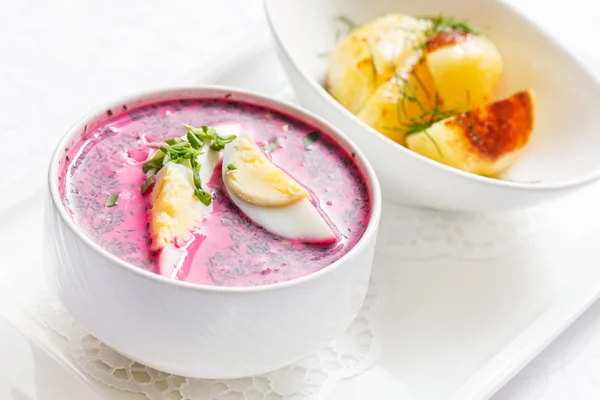 Cold beetroot soup — Stock Photo, Image