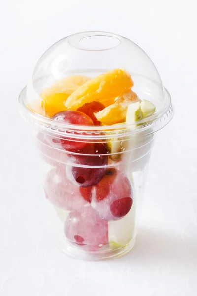 Meyve snack kutusunda — Stok fotoğraf